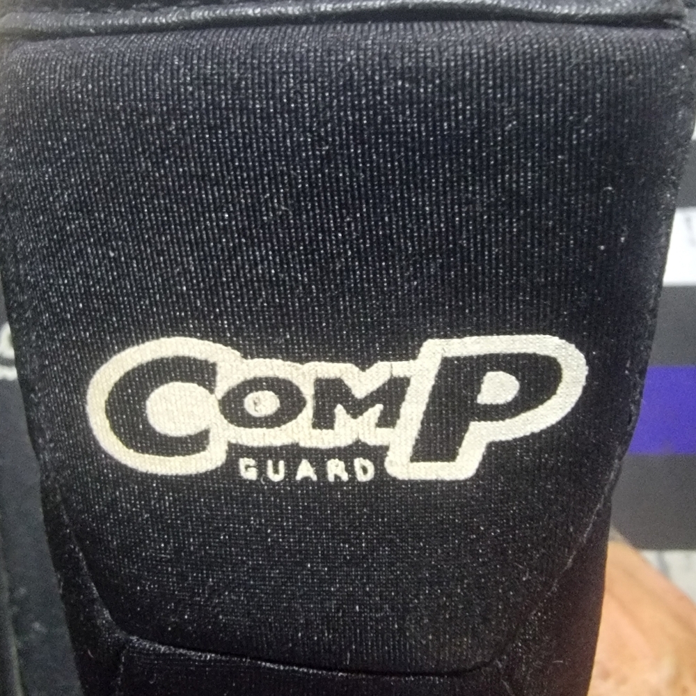 Fox Racing comp elbow guards - Picture 2 of 3